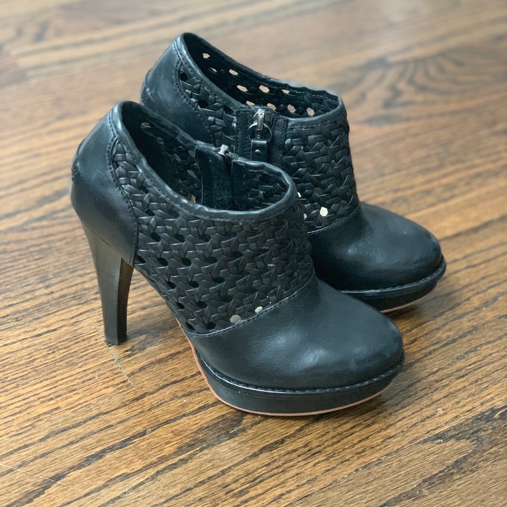 New Ugg Fatima Woven Leather Platform Heel Black Women’s Size 5